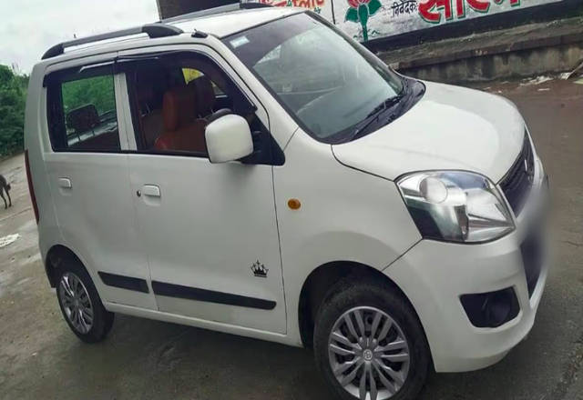 https://images10.gaadi.com/usedcar_image/4457288/original/4a41b52f-d77e-4198-ac71-4952a281954e.?imwidth=6400