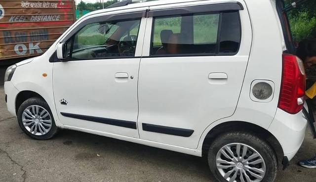 https://images10.gaadi.com/usedcar_image/4457288/original/processed_ae25b611-a83c-4674-b306-1049b1339bf6.jpg?imwidth=6402