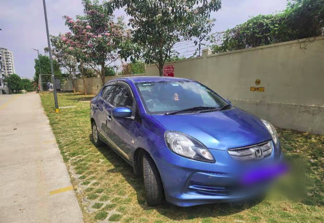 https://images10.gaadi.com/usedcar_image/4457408/original/64da8ec8-991d-4800-b50c-a1f530e8f8bd.?imwidth=6400