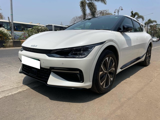 Second-hand 2023 Kia EV6 GT line AWD for sale in Mumbai-4