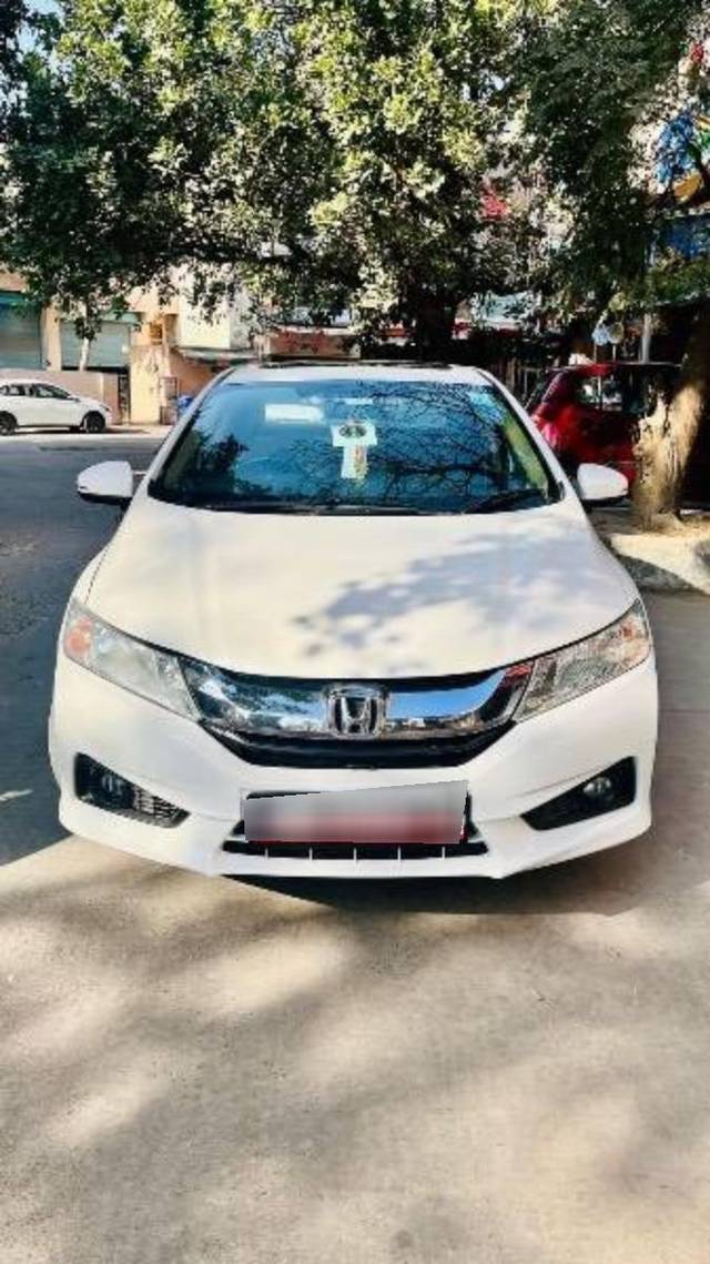 https://images10.gaadi.com/usedcar_image/4457554/original/processed_7b3cd569-8211-437a-8ef7-ff20ceaf84c9.jpeg?imwidth=6400