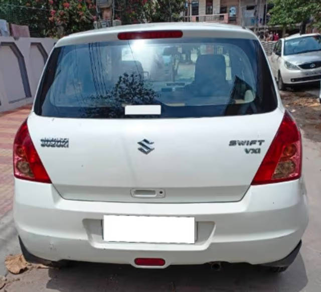 https://images10.gaadi.com/usedcar_image/4457729/original/e1e48b14-1bbb-426e-8ae1-7eb70e99712e.png?imwidth=6402