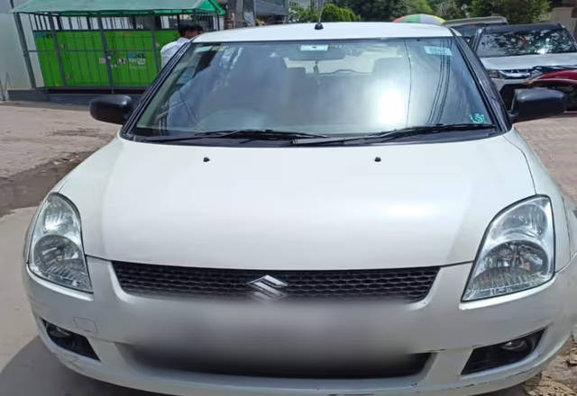 https://images10.gaadi.com/usedcar_image/4457732/original/7fabc709-ce14-489c-b075-3b9ecc20314f.?imwidth=6400