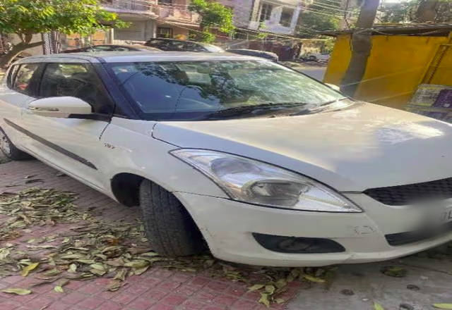 https://images10.gaadi.com/usedcar_image/4457778/original/d05b548f-5b07-4723-bbd7-2e27dd8514eb.?imwidth=6400