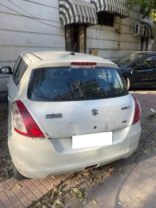 https://images10.gaadi.com/usedcar_image/4457778/original/processed_1b0ed7ee-8e4c-42fa-a53b-b4a8dbc01556.jpg?imwidth=6401
