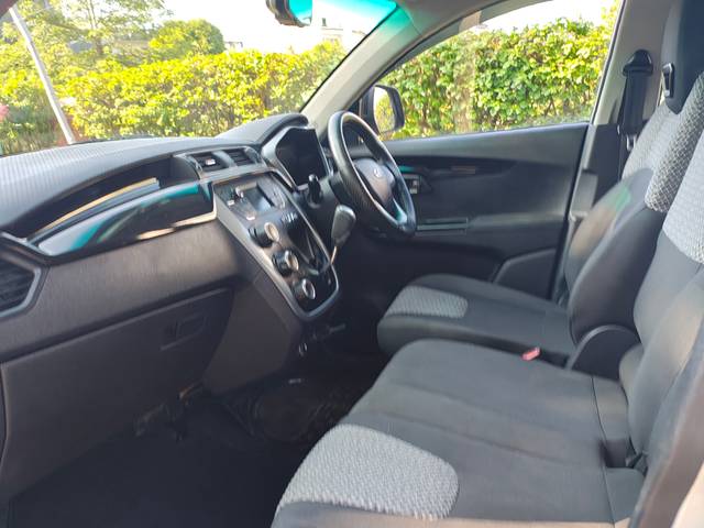 https://images10.gaadi.com/usedcar_image/4457839/original/02e6e563410ead24e583138b503015e5.jpg?imwidth=6402