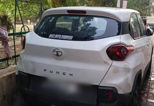 https://images10.gaadi.com/usedcar_image/4457986/original/7e07a11b-857b-417f-9c50-3eb420757eb3.?imwidth=6402