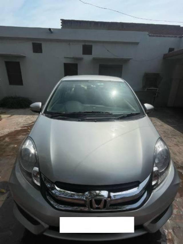 https://images10.gaadi.com/usedcar_image/4458081/original/processed_61e8b3be-8c3f-4ac2-bb9a-6fc0e9329ce1.jpg?imwidth=6400