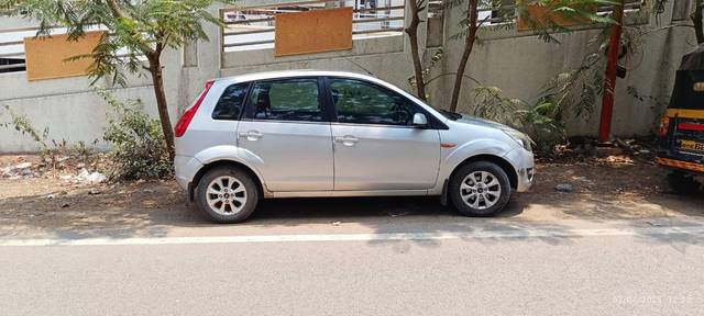 https://images10.gaadi.com/usedcar_image/4458142/original/processed_c37a4edc-227e-4bf7-8649-f64d1051a4b4.jpg?imwidth=6402