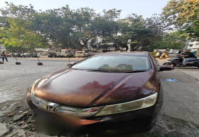 https://images10.gaadi.com/usedcar_image/4458216/original/5e7460af-510b-40b2-9a41-f0b269858e83.?imwidth=6400