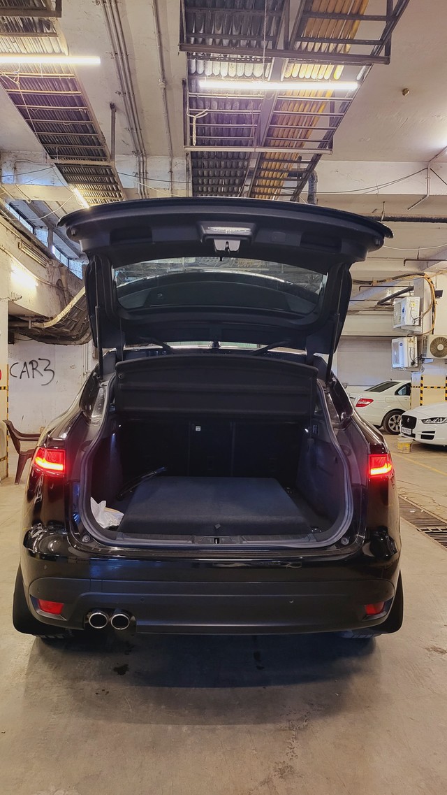 Second-hand 2017 Jaguar F-Pace Prestige 2.0 AWD for sale in Mumbai-5