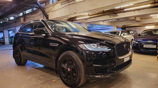 Second-hand 2017 Jaguar F-Pace Prestige 2.0 AWD for sale in Mumbai-6