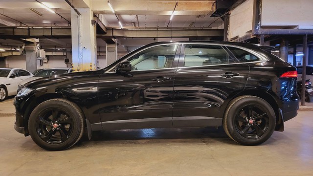 Second-hand 2017 Jaguar F-Pace Prestige 2.0 AWD for sale in Mumbai-3