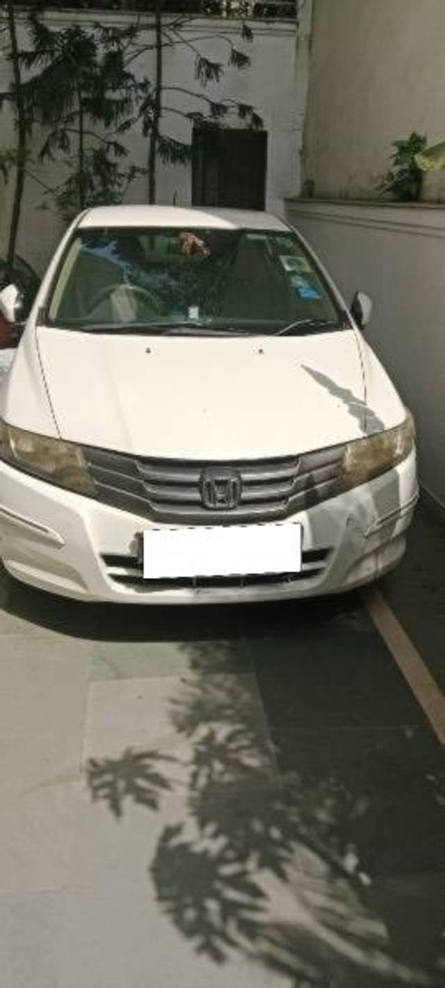 https://images10.gaadi.com/usedcar_image/4459000/original/processed_d436349c-004e-47b9-9344-06ed46e0d3f9.jpeg?imwidth=6401
