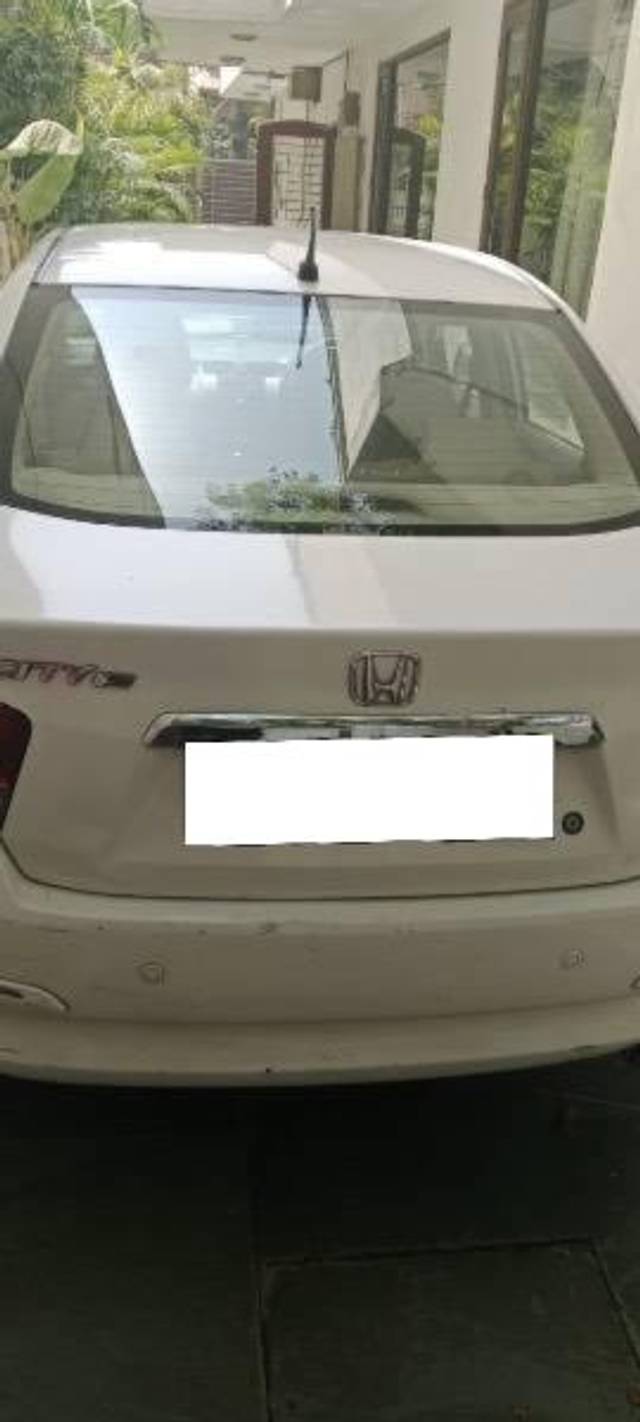 https://images10.gaadi.com/usedcar_image/4459000/original/processed_f27f103e-c374-4311-aef1-cbfc8ddbe425.jpeg?imwidth=6402