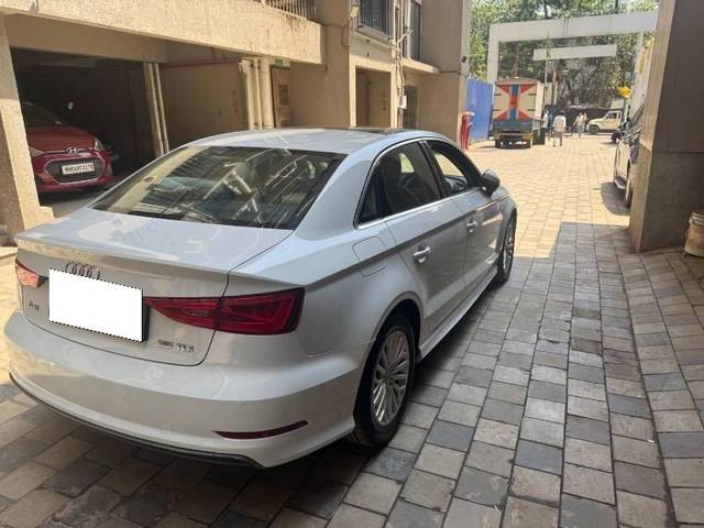 https://images10.gaadi.com/usedcar_image/4459067/original/processed_9c04eb42-9e0e-4d18-bb0a-1741a3b8e8f6.jpeg?imwidth=6401