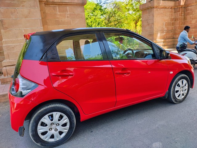 Second-hand 2012 Honda Brio S MT for sale in Jodhpur-5