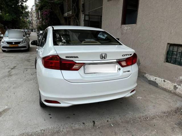 https://images10.gaadi.com/usedcar_image/4459196/original/processed_fa7f9bdb-d123-4e79-9f5e-c57f02162709.jpeg?imwidth=6401