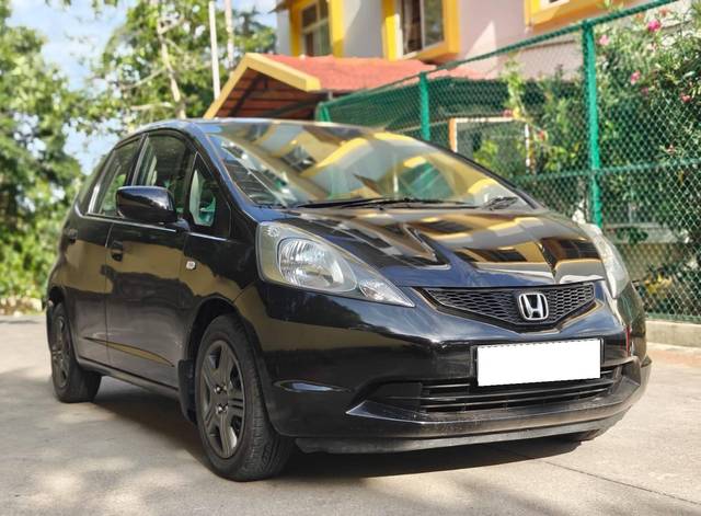 https://images10.gaadi.com/usedcar_image/4459347/original/processed_4847c3a850f9f20b5bafb9b4c313e19f.jpg?imwidth=6400
