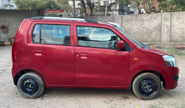 https://images10.gaadi.com/usedcar_image/4459621/original/da76e402-2483-4769-8ae2-e7bd40646c5f.png?imwidth=6401