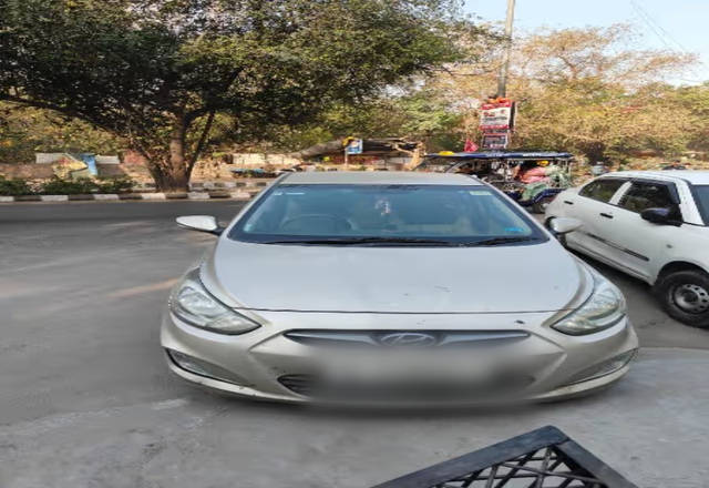 https://images10.gaadi.com/usedcar_image/4459693/original/eb8b67ce-f8da-47fa-b191-dc440cc508b6.?imwidth=6400
