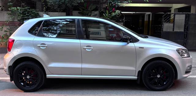 https://images10.gaadi.com/usedcar_image/4460306/original/processed_444ad8a03bb6d4cd532d22ba3fff7fef.jpg?imwidth=6401