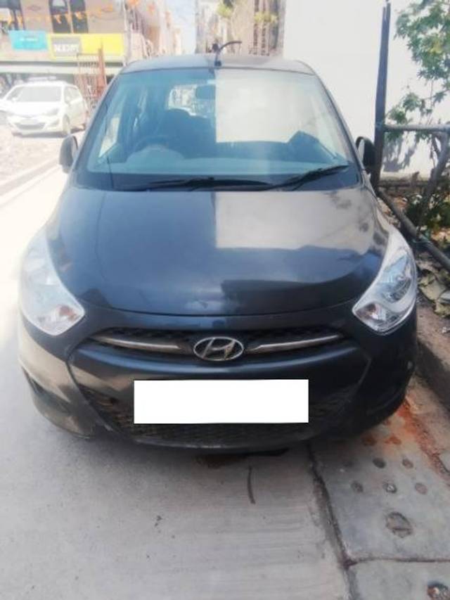 https://images10.gaadi.com/usedcar_image/4460349/original/processed_8e31b469-8b7c-4ad1-904b-a4786a0a731a.jpg?imwidth=6400