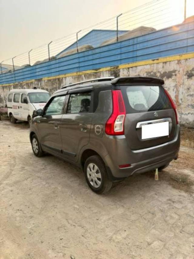 https://images10.gaadi.com/usedcar_image/4460416/original/processed_9ba7e558-25c2-4419-8bfb-0ff04cd71789.jpg?imwidth=6401