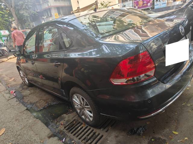 https://images10.gaadi.com/usedcar_image/4460539/original/processed_82b1f890-2d38-4bc5-99d1-926abf6a253b.jpg?imwidth=6400