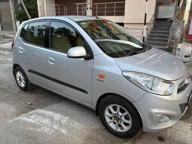 https://images10.gaadi.com/usedcar_image/4460680/original/processed_d85e4e14-4ebf-4524-a7f2-3c38a8eb9ee8.jpeg?imwidth=6400