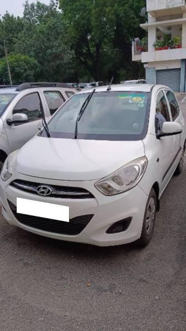 https://images10.gaadi.com/usedcar_image/4460983/original/processed_0434d055-14ce-40f1-b576-e3d0d97a5a60.jpg?imwidth=6400
