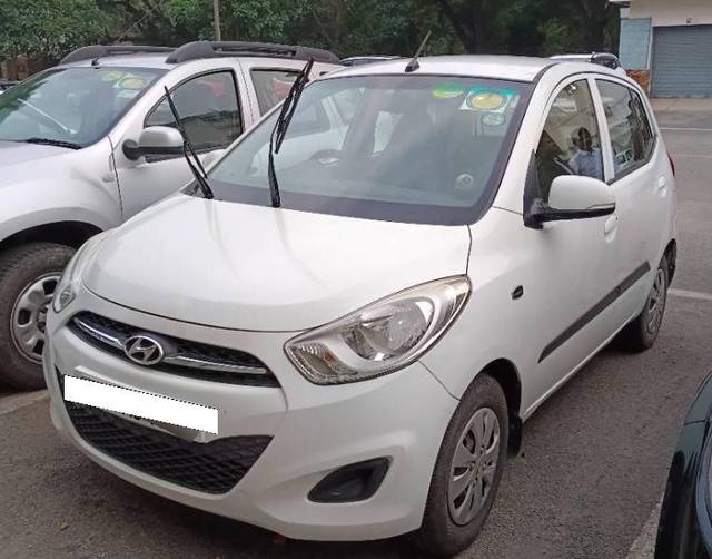 https://images10.gaadi.com/usedcar_image/4460983/original/processed_ebf4184d-9dbc-4313-9018-b7b2be3bb2cb.jpg?imwidth=6401