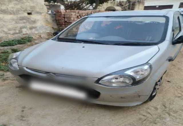 https://images10.gaadi.com/usedcar_image/4461019/original/e2aa1cc5-4da3-4519-abe3-c889554ef322.?imwidth=6400