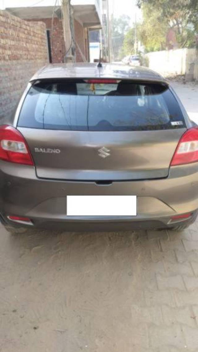 https://images10.gaadi.com/usedcar_image/4461052/original/processed_b7bdffee-621d-4555-80db-4aa2de6fa9a7.jpg?imwidth=6401