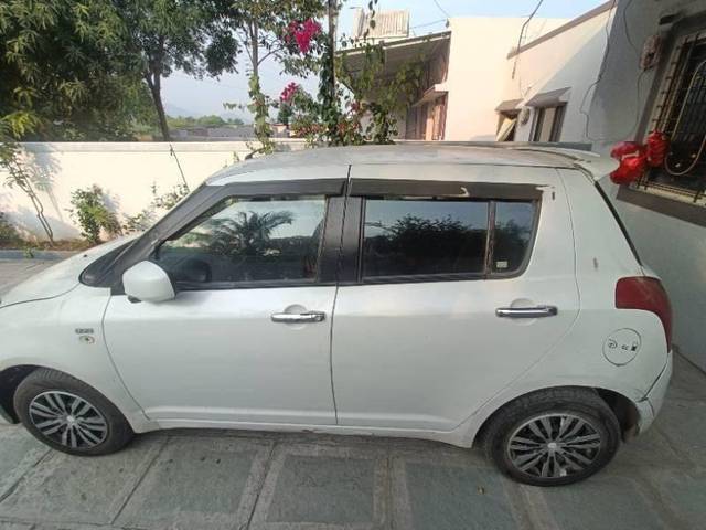 https://images10.gaadi.com/usedcar_image/4461082/original/processed_processed_43dfe151-bcc4-4cad-a9e1-b17431574ee6.jpg?imwidth=6402