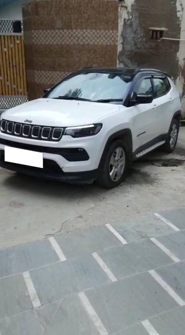 https://images10.gaadi.com/usedcar_image/4461096/original/processed_7795c39f-abf2-455a-869f-3f00ff192875.jpg?imwidth=6401
