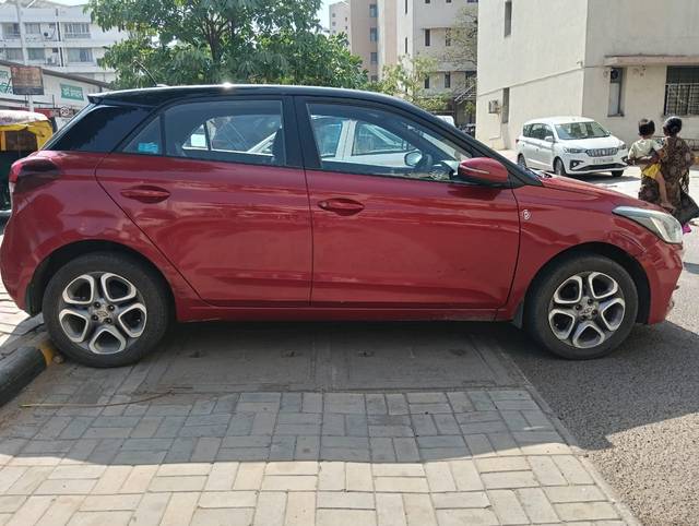 https://images10.gaadi.com/usedcar_image/4461168/original/091db79b-5ac4-4261-a990-bdd570e4db28.jpg?imwidth=6401