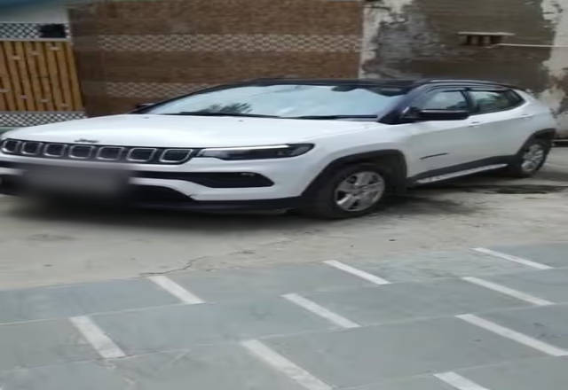 https://images10.gaadi.com/usedcar_image/4461225/original/8843b02b-5fab-4257-b918-151a2ce908ad.?imwidth=6400