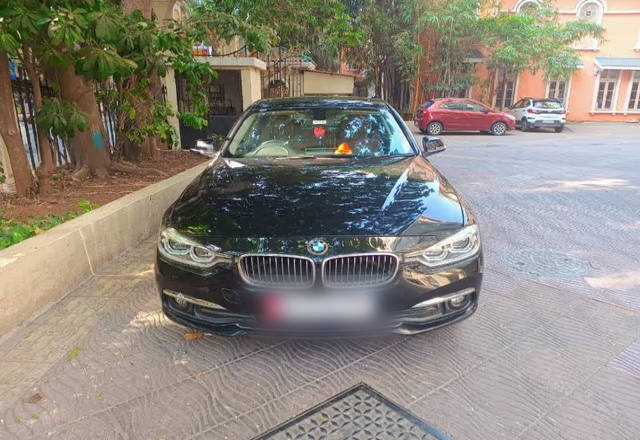 https://images10.gaadi.com/usedcar_image/4461228/original/b1acfcee-d3c0-4d69-8546-b4762d278d19.?imwidth=6400