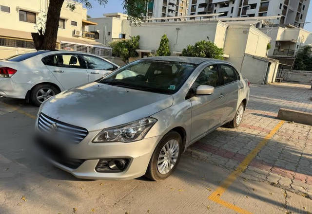 https://images10.gaadi.com/usedcar_image/4461305/original/b525f915-4648-4bd4-8534-fb028eb90f1f.?imwidth=6401