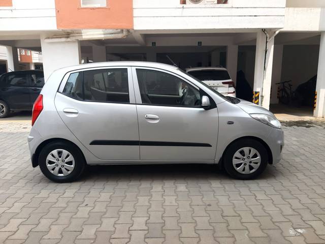 https://images10.gaadi.com/usedcar_image/4461313/original/279eecb0df51798e00ee12466e18941c.jpg?imwidth=6401