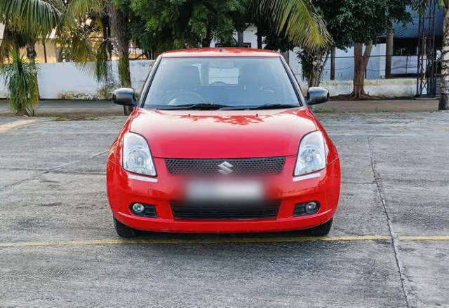 https://images10.gaadi.com/usedcar_image/4461406/original/deb89377-d202-423d-954a-c19afb045d15.?imwidth=6400