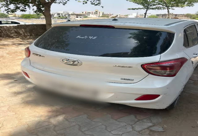 https://images10.gaadi.com/usedcar_image/4461524/original/569857a7-3b6f-4996-956f-65e5831e7aee.?imwidth=6401
