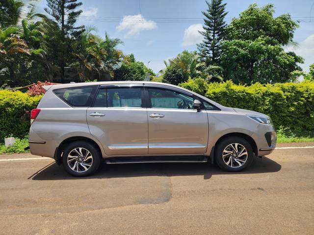 https://images10.gaadi.com/usedcar_image/4461925/original/3ab8c24f1a826a6be7a0f42ad3f1afec.jpg?imwidth=6401