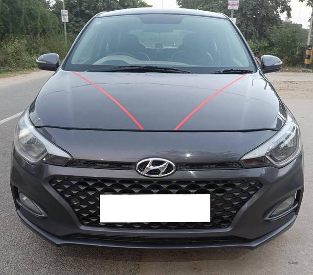 https://images10.gaadi.com/usedcar_image/4462020/original/processed_0503fbfdbc081816ac710e60e803eb2d.jpg?imwidth=6402