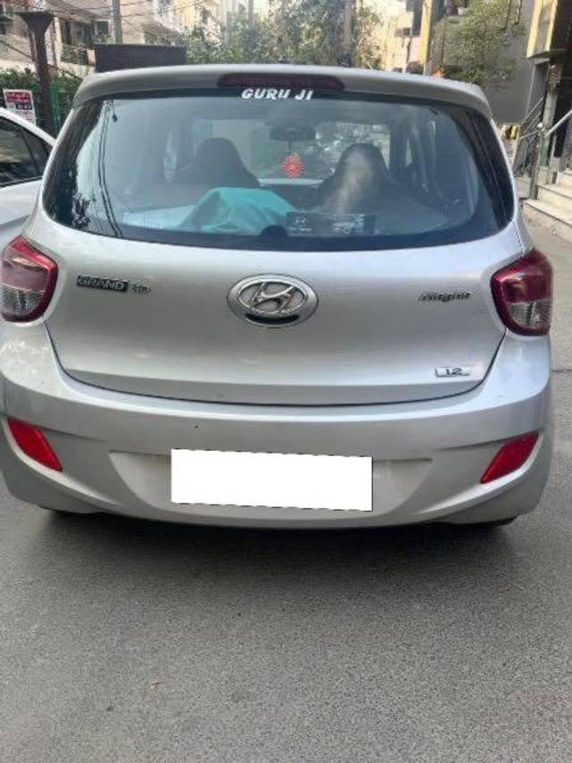 https://images10.gaadi.com/usedcar_image/4462394/original/processed_598cf939-6a69-40dd-81dc-9d940148d2e0.jpeg?imwidth=6402