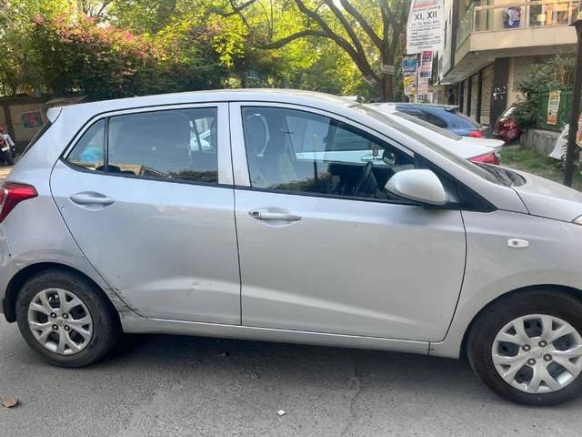 https://images10.gaadi.com/usedcar_image/4462394/original/processed_9e5645a9-3cd1-45ea-aafb-0cec2bf29f5c.jpeg?imwidth=6401