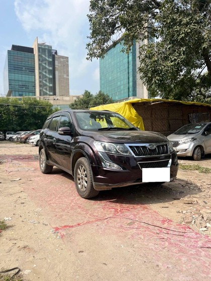 Second-hand 2015 Mahindra XUV500 R W10 FWD for sale in New Delhi