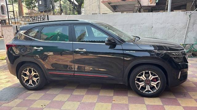 https://images10.gaadi.com/usedcar_image/4462883/original/processed_aa1ab5c5-7a89-4945-81fd-6b26e3b2140b.jpeg?imwidth=6401
