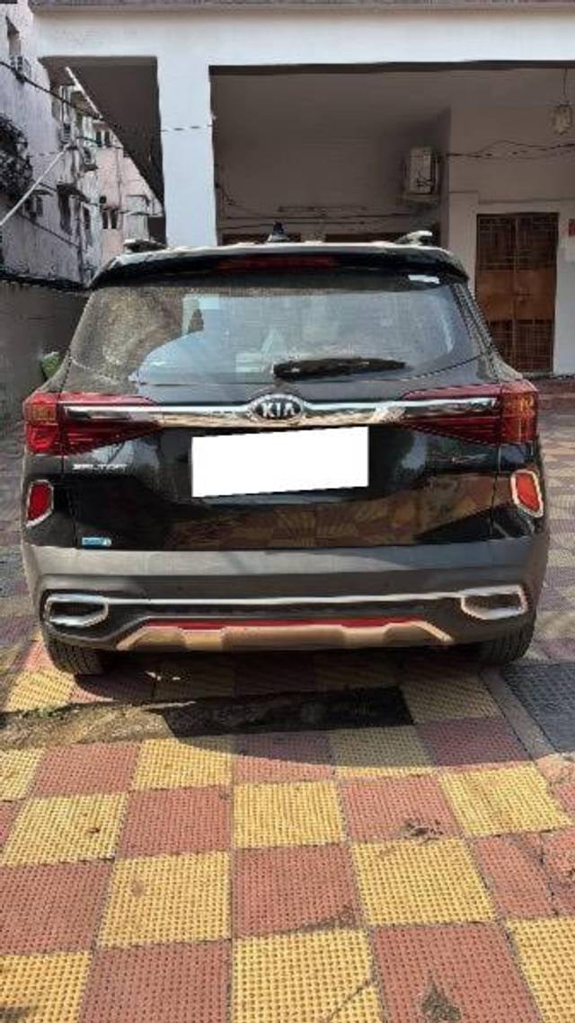 https://images10.gaadi.com/usedcar_image/4462883/original/processed_c35a7125-e317-44ac-b103-c6b45e8007ad.jpeg?imwidth=6402
